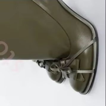 Women Fashion Model - Botas de Cano Alto Verdes com
